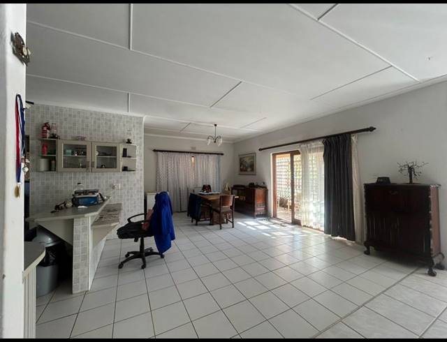 4 BEDROOM HOUSE FOR SALE IN PALM BEACH